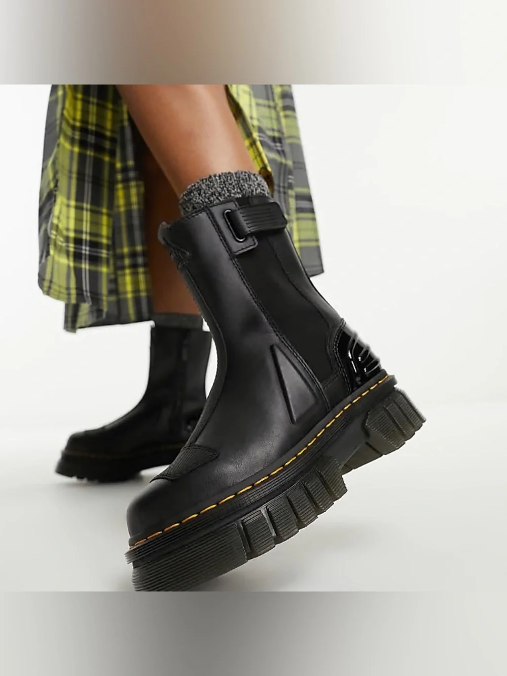 NWT:🔳 Audrick Chelsea Boot Dr. Martens🔳